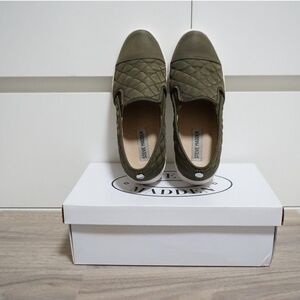 Steve Madden Olive Green Zaanders Slip Ons Quilted Size 8 Women
